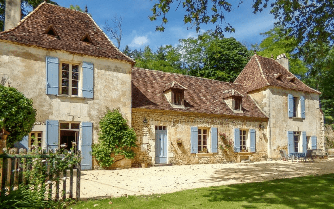 Beyond Borders: Exploring the Rewards of Buying Property Abroad